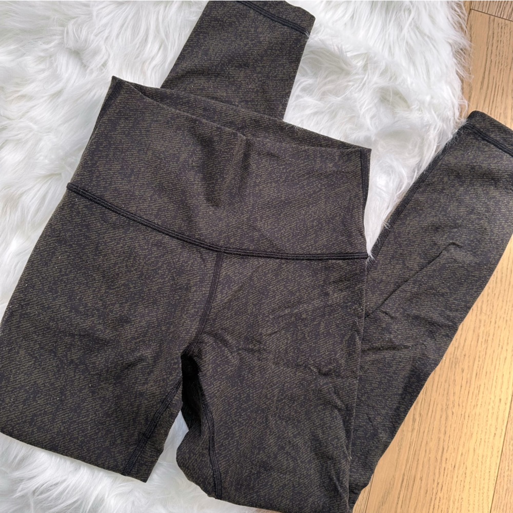 Lululemon Green Patterned Cropped Leggings